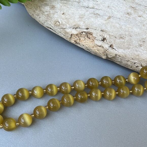 BANANA REPUBIC OMBRE STYLE BEAD NECKLACE. - Picture 2 of 6